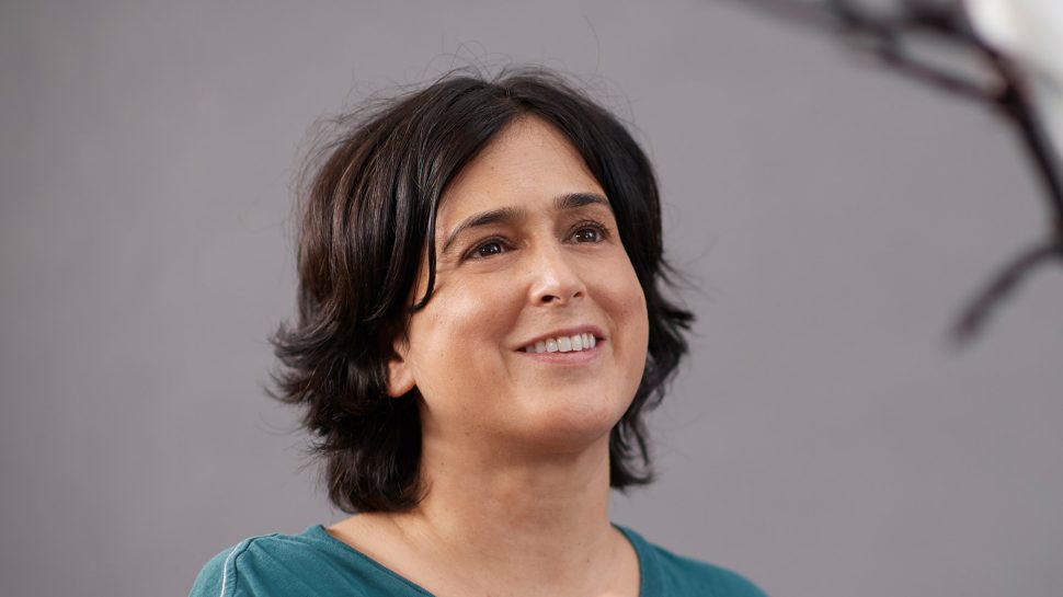 Budgerigars: An interview with photographer Leila Jeffreys